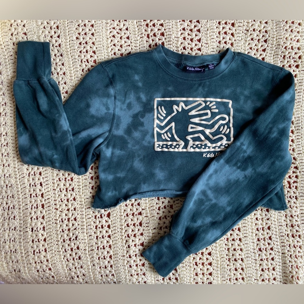 Short cropped crewneck